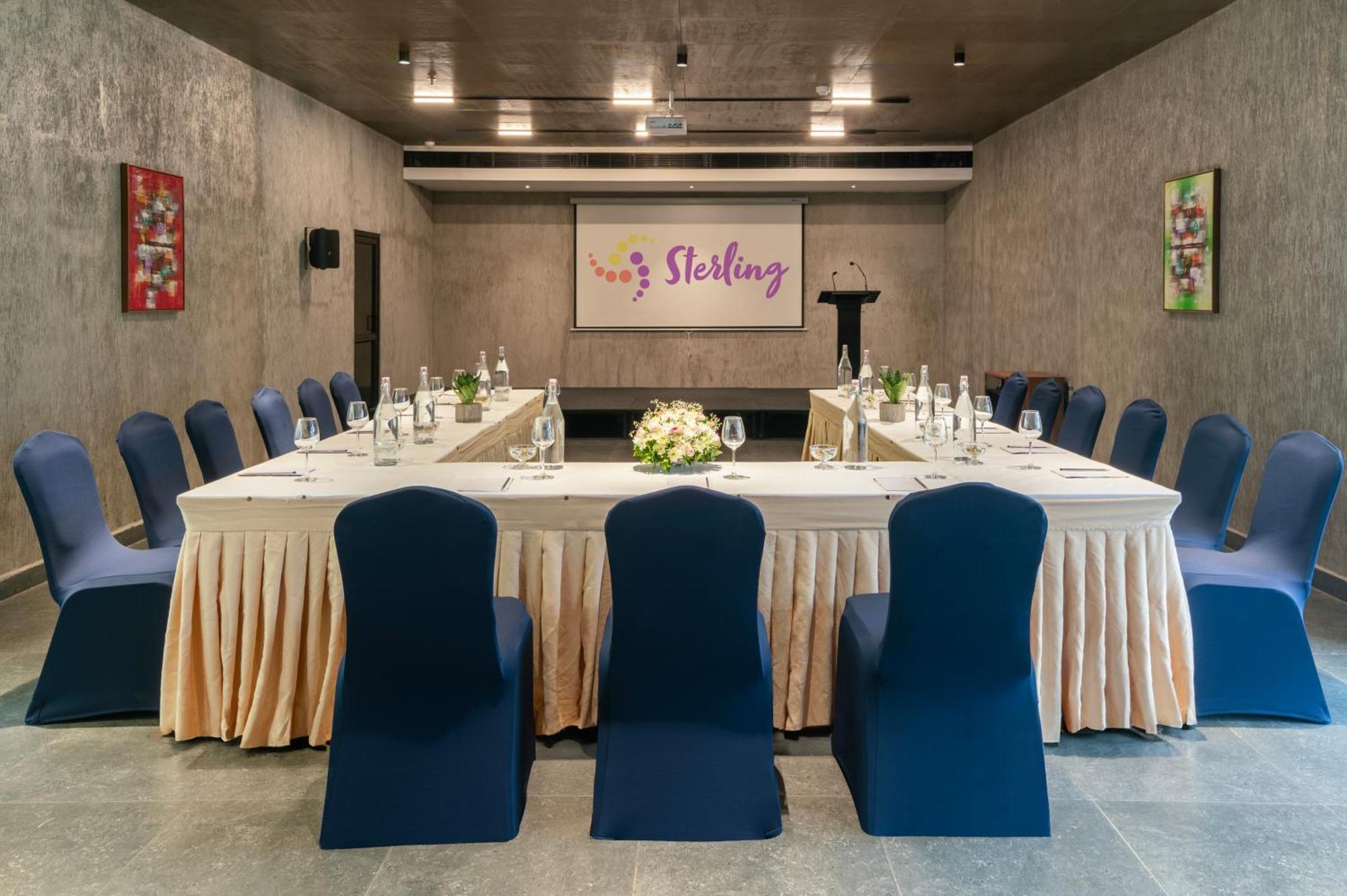 Sterling Athirappilly Hotel Kallana Exterior foto